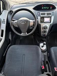 Toyota Yaris 1.4 Nafte Automat 🇨🇭 - Foto 13