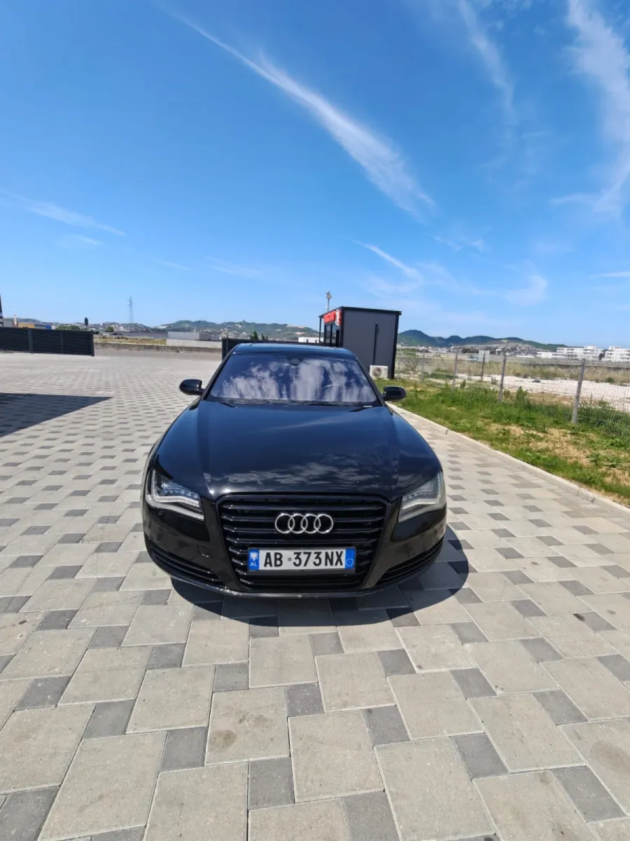 Shitet Audi A8 4.2 benzine – 8,500 Lek – Durrës – I mirë — Durrës - Foto 1