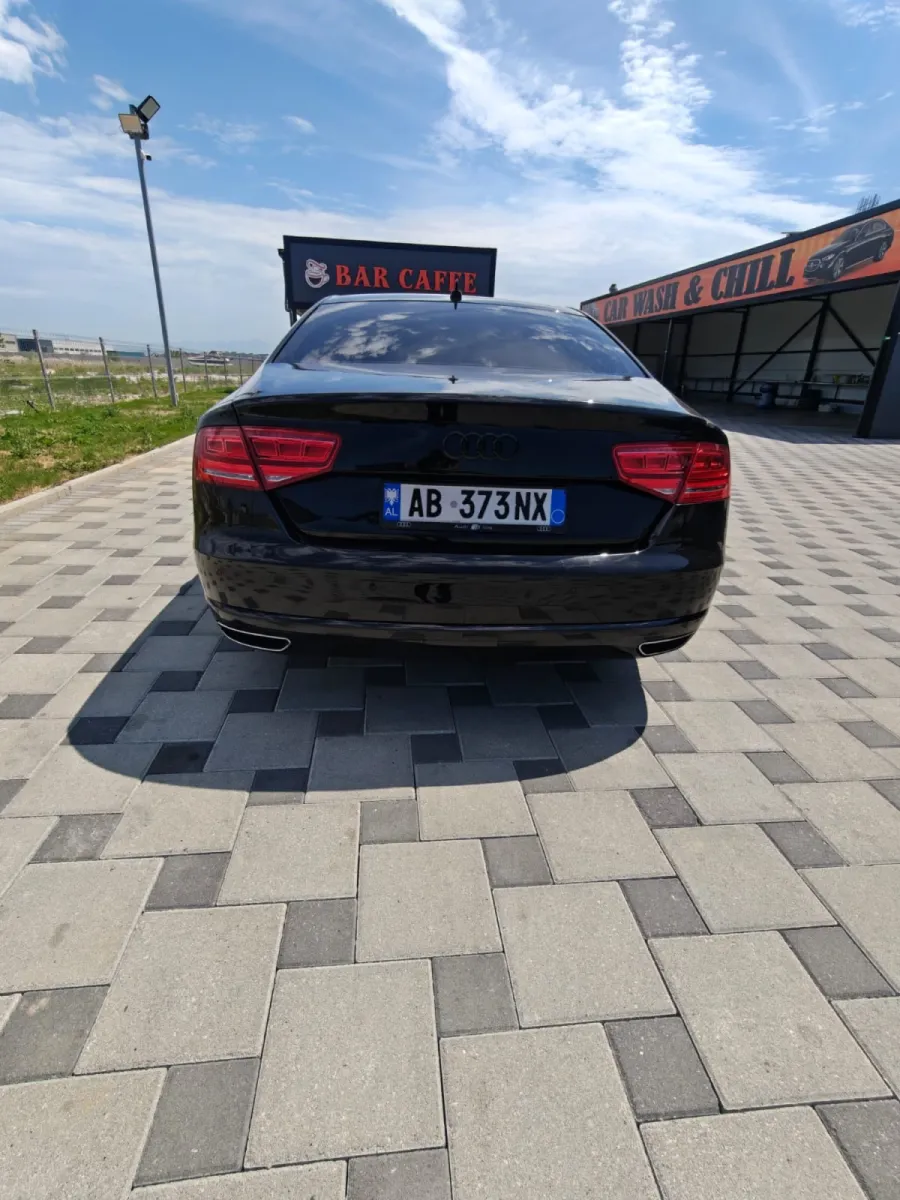 Shitet Audi A8 4.2 benzine – 8,500 Lek – Durrës – I mirë — Durrës - Foto 2