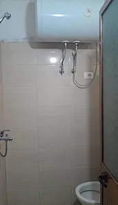 Jepet kati i pare me qira shtepi – 27,000 Lek – Tiranë — Tiranë - Foto 10