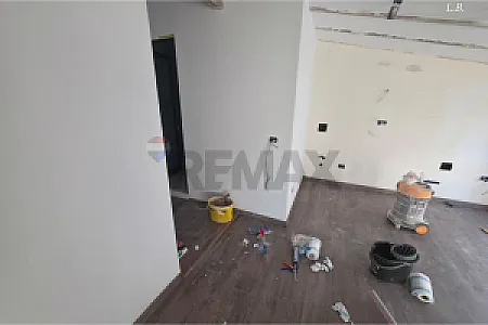 Apartament per shitje Shallvaret ,Tiranë – 165,000€ – I mirë — Tiranë - Foto 2