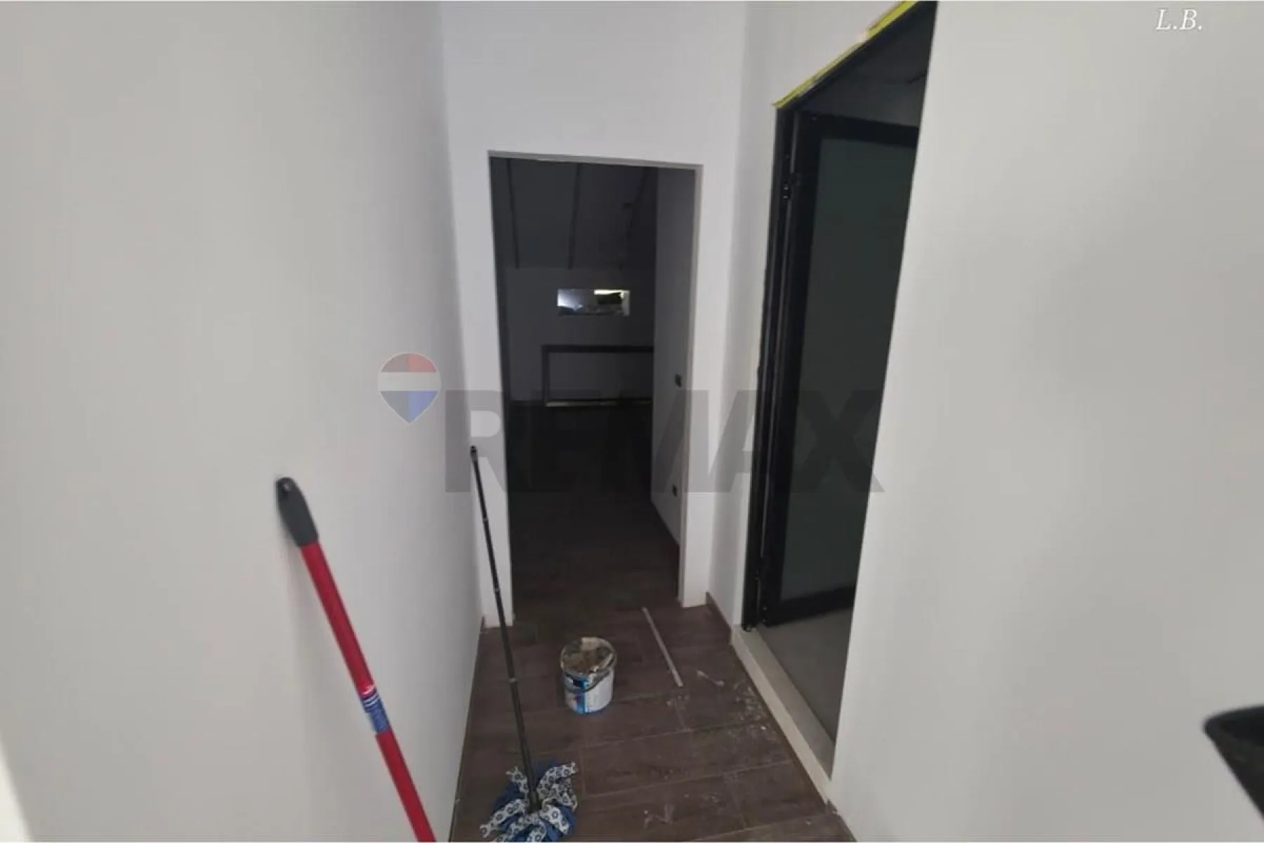 Apartament per shitje Shallvaret ,Tiranë – 165,000€ – I mirë — Tiranë - Foto 4