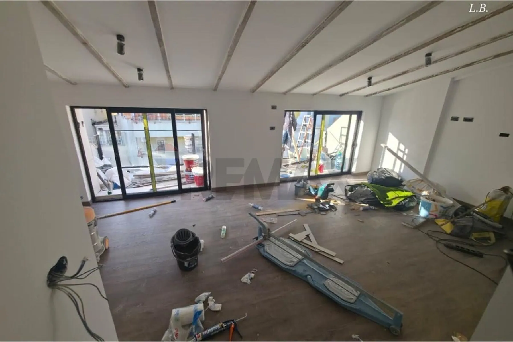 Apartament per shitje Shallvaret ,Tiranë – 165,000€ – I mirë — Tiranë - Foto 5