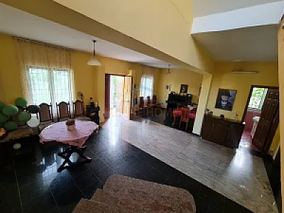 Vilë 3 katëshe me qira, komplesi – 3,500€ – Tirane — Tirane - Foto 4