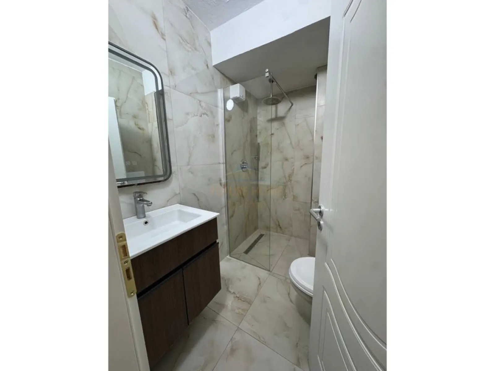 Apartament me qira 2+1+2, Rruga – 700€ – Tirane — Tirane - Foto 2