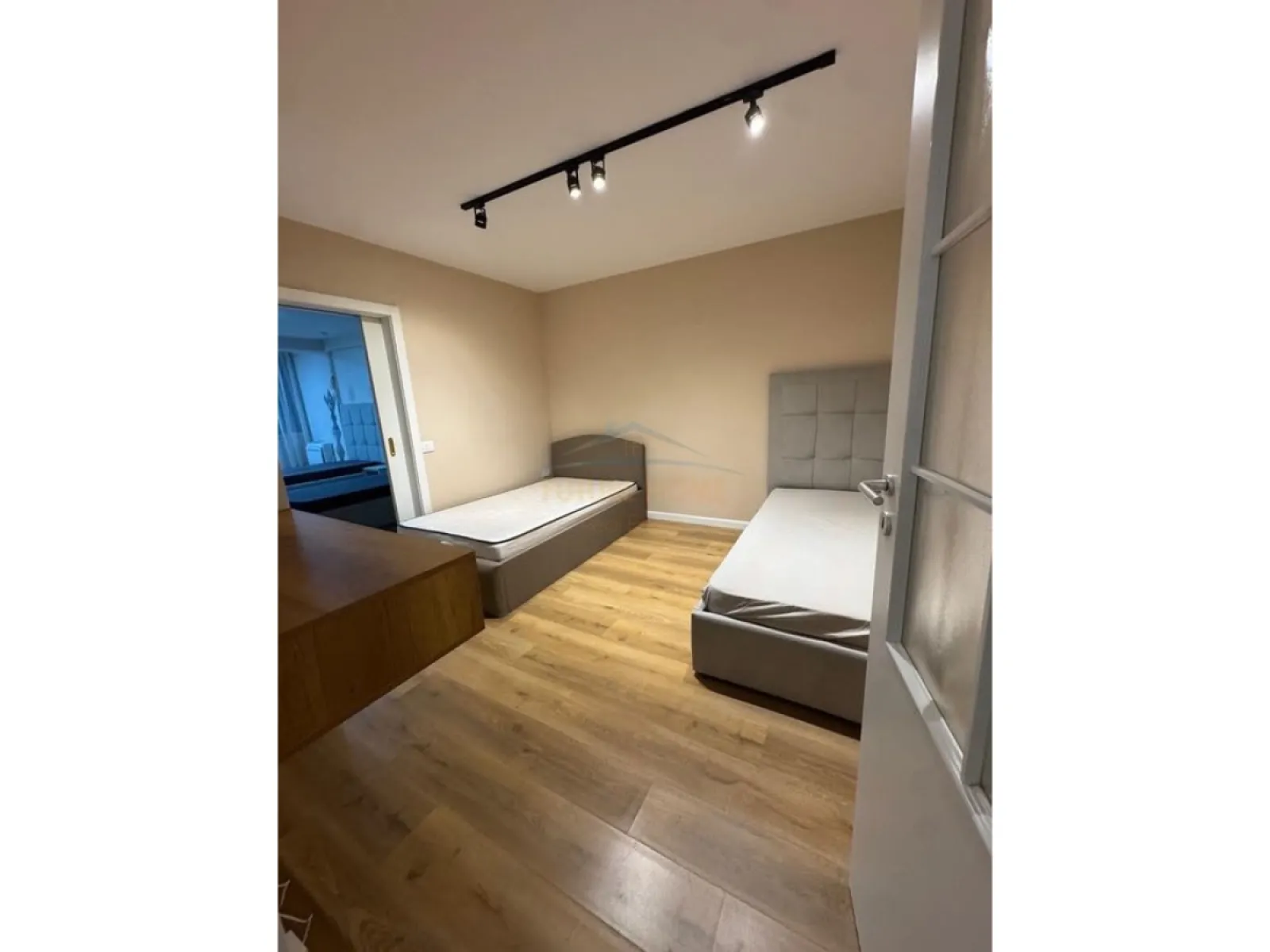 Apartament me qira 2+1+2, Rruga – 700€ – Tirane — Tirane - Foto 5
