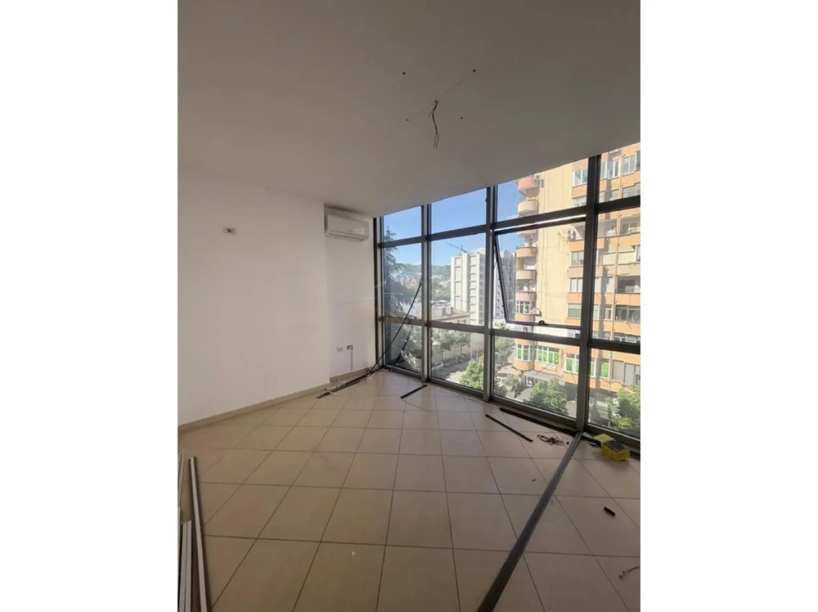 Shitet, Apartament 2+1, 21-Dhjetori , Tirane – I shkëlqyer — Tirane - Foto 2