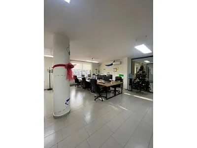 Ambiente biznesi me qira për zyra ne shkoder – I shkëlqyer — Shkoder - Foto 6