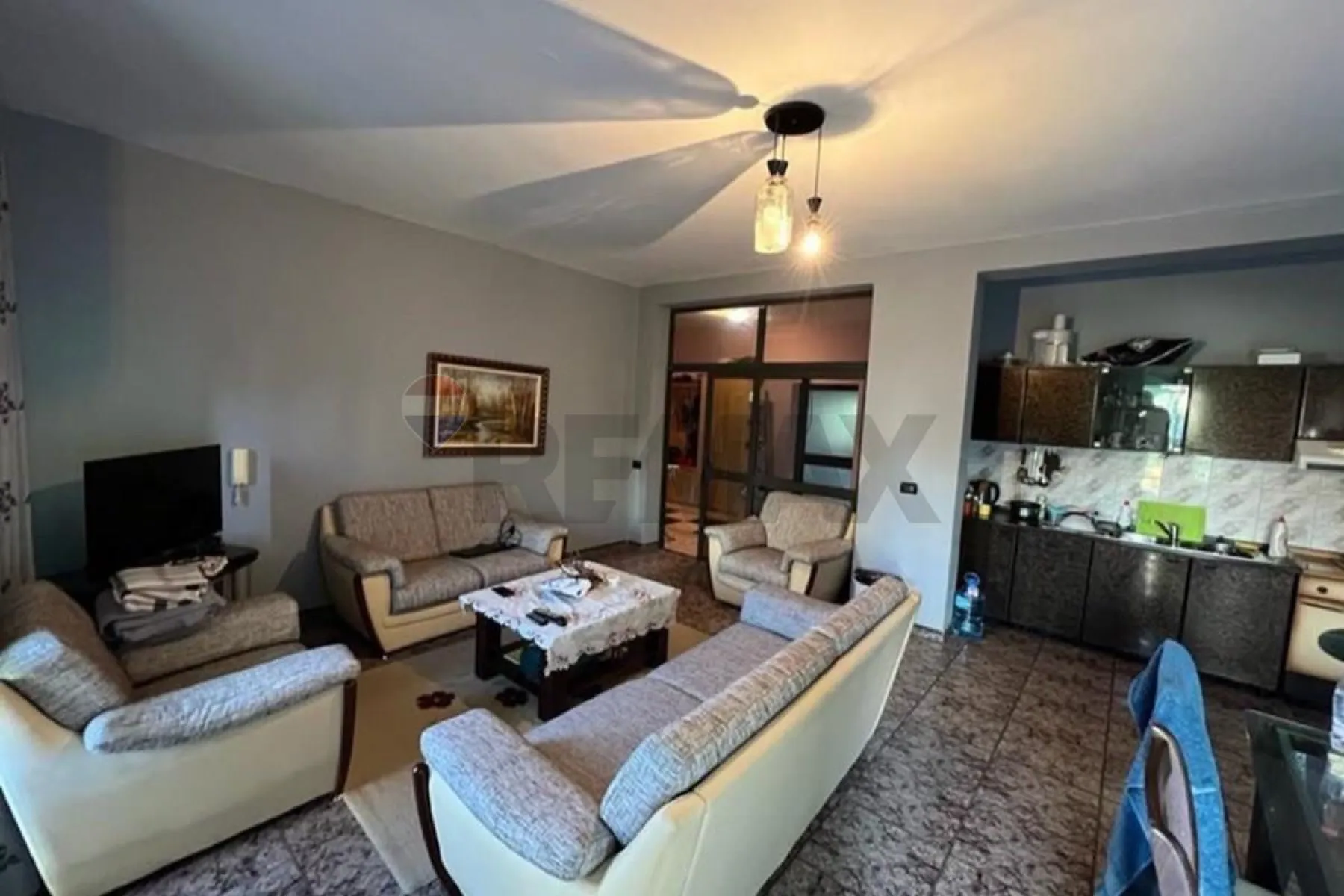 Apartament Per shitje -Rruga – 18.5M Lek – Tiranë – I mirë — Tiranë - Foto 1
