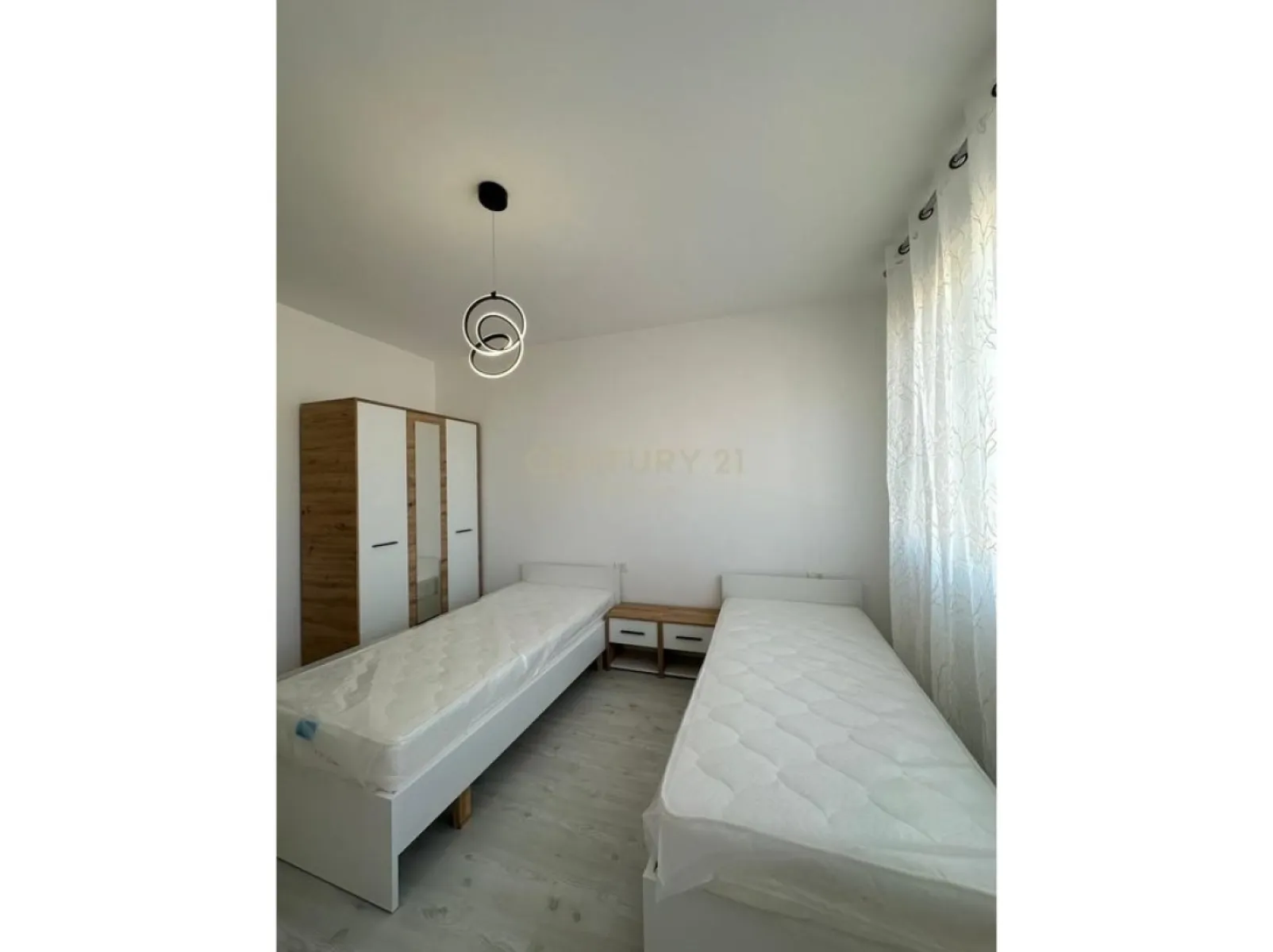 Apartament 3+1+2 me qira, i mobiluar, – 800€ – Durres — Durres - Foto 5