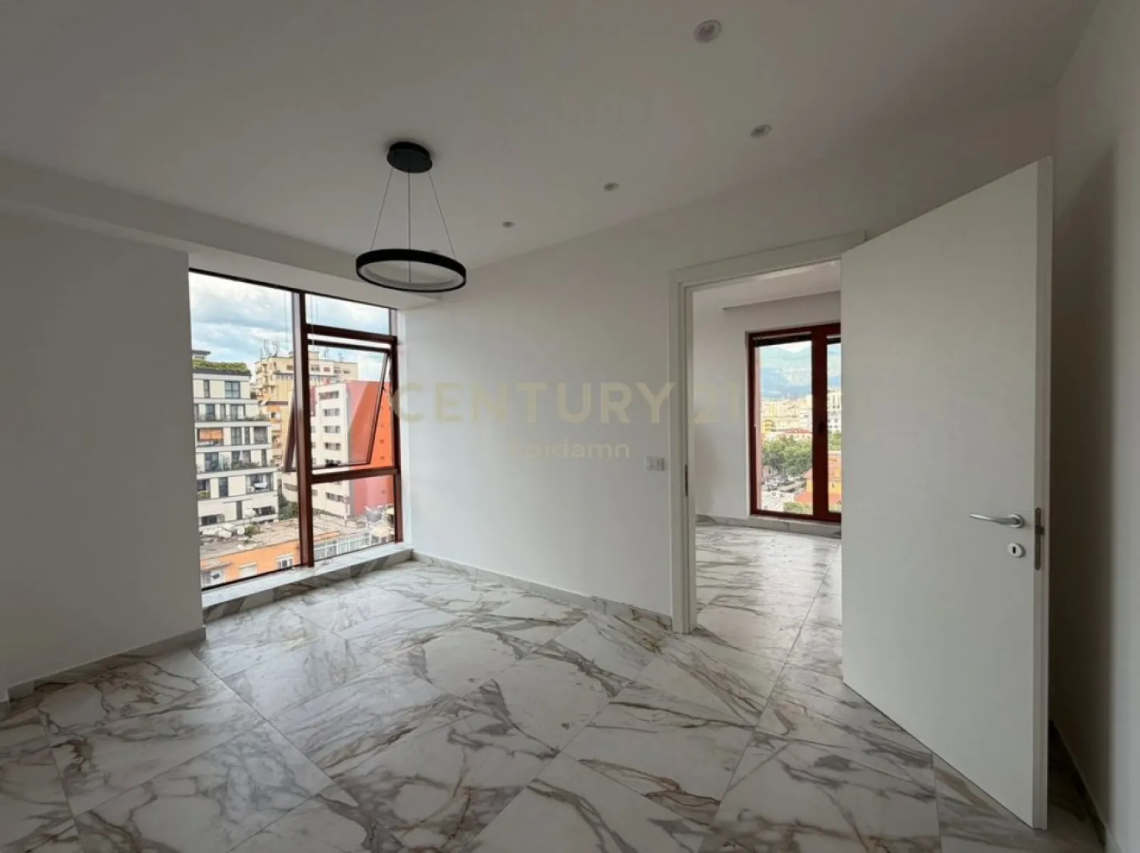 1+1 Apartament Premium Me Qira – 1,300€ – Tiranë — Tiranë - Foto 4
