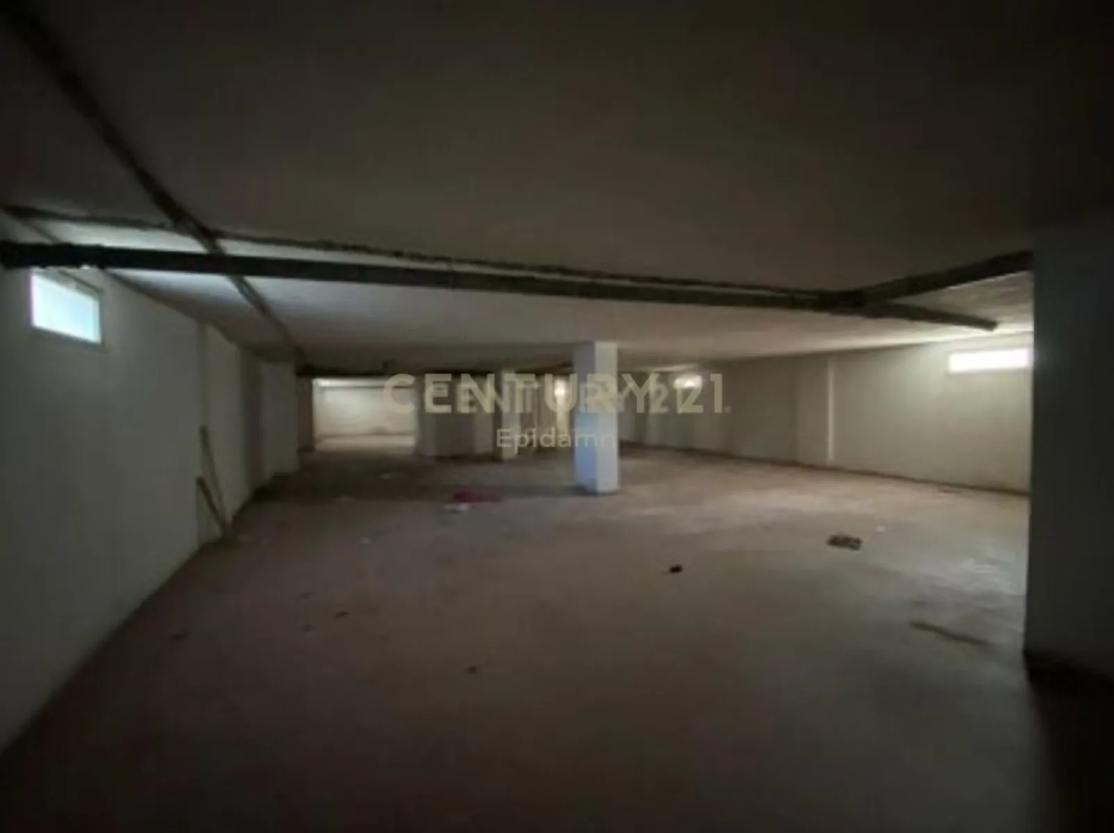 Ambient buzë plazhit me qera 525m², kati -1 – Durres — Durres - Foto 3