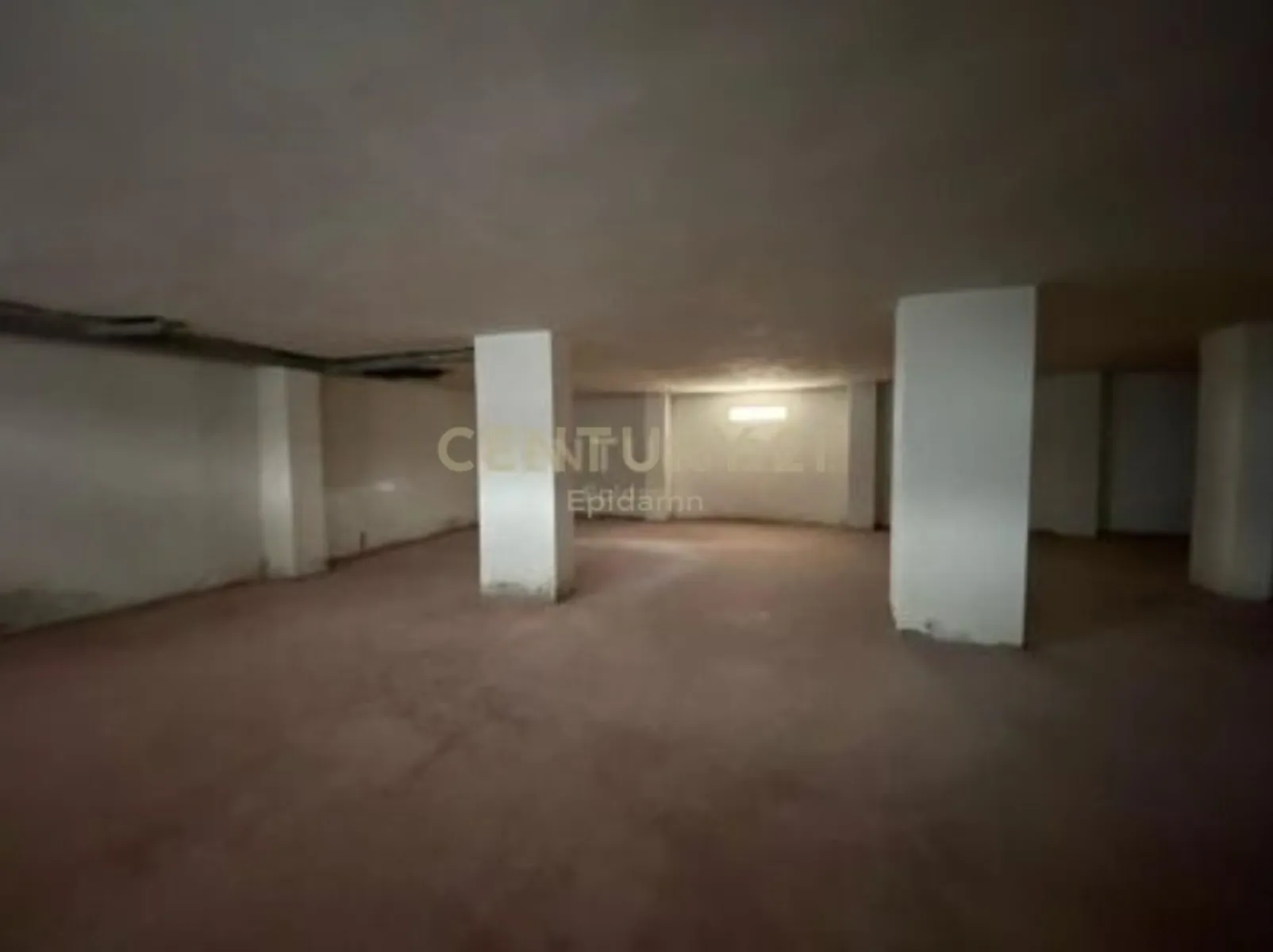 Ambient buzë plazhit me qera 525m², kati -1 – Durres — Durres - Foto 5