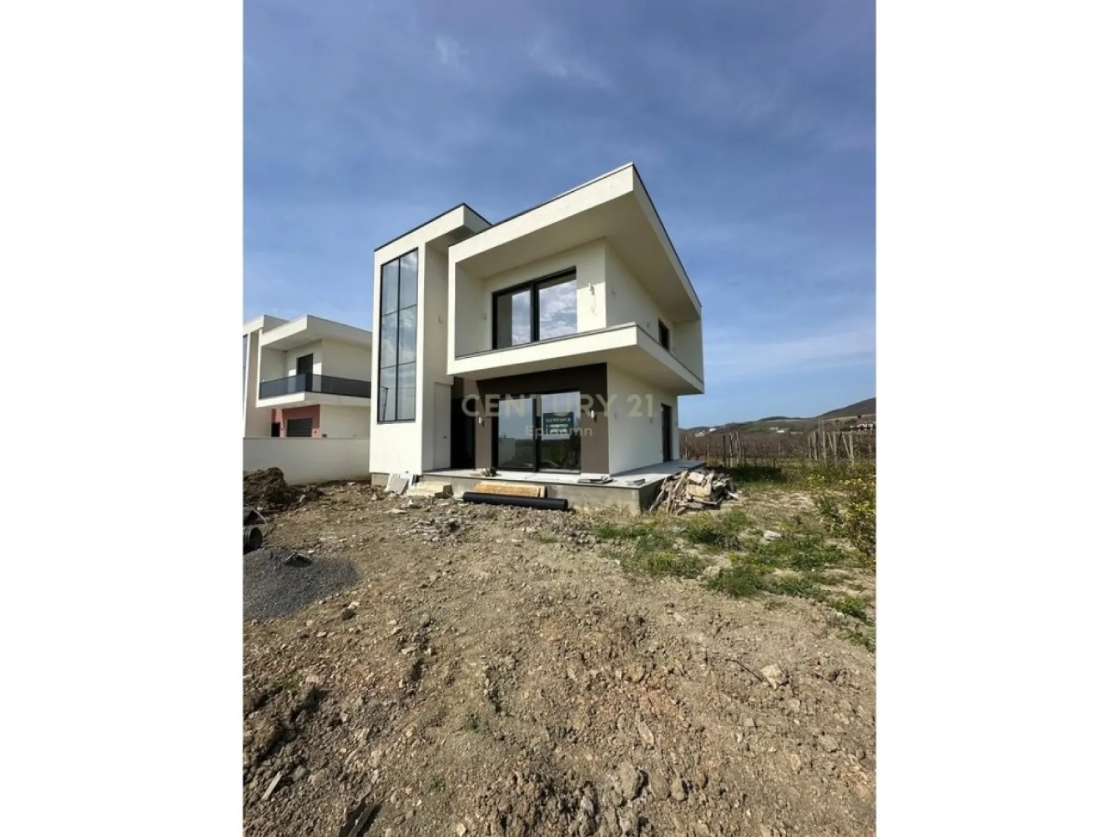 Vilë Individuale me Pishinë – 340,000€ – Durres — Durres - Foto 1