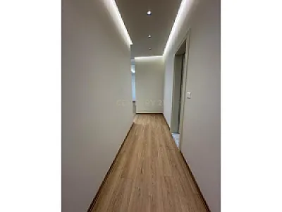 Apartament Luksoz 2+1+2 në Zogu – 345,000€ – Tiranë – I mirë — Tiranë - Foto 2