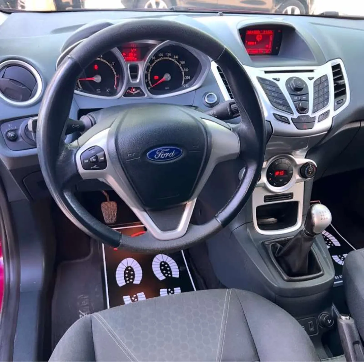 Ford Fiesta 1.6i 🇨🇭 — Mjet motorik · në shitje · në Durrës - Foto 7