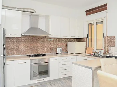 Apartament 2+1+2 me Qera – Mobiluar, – 900€ – Durres — Durres - Foto 2