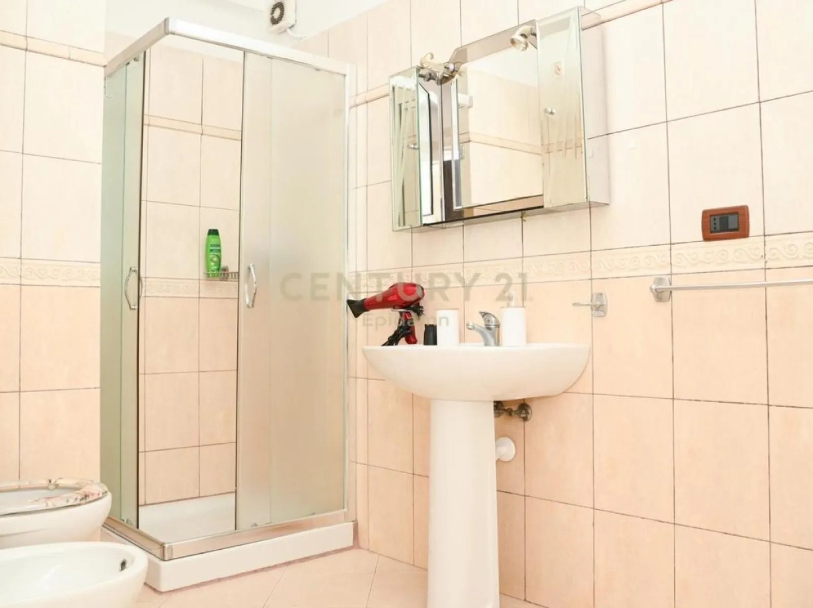 Apartament 2+1+2 me Qera – Mobiluar, – 900€ – Durres — Durres - Foto 4