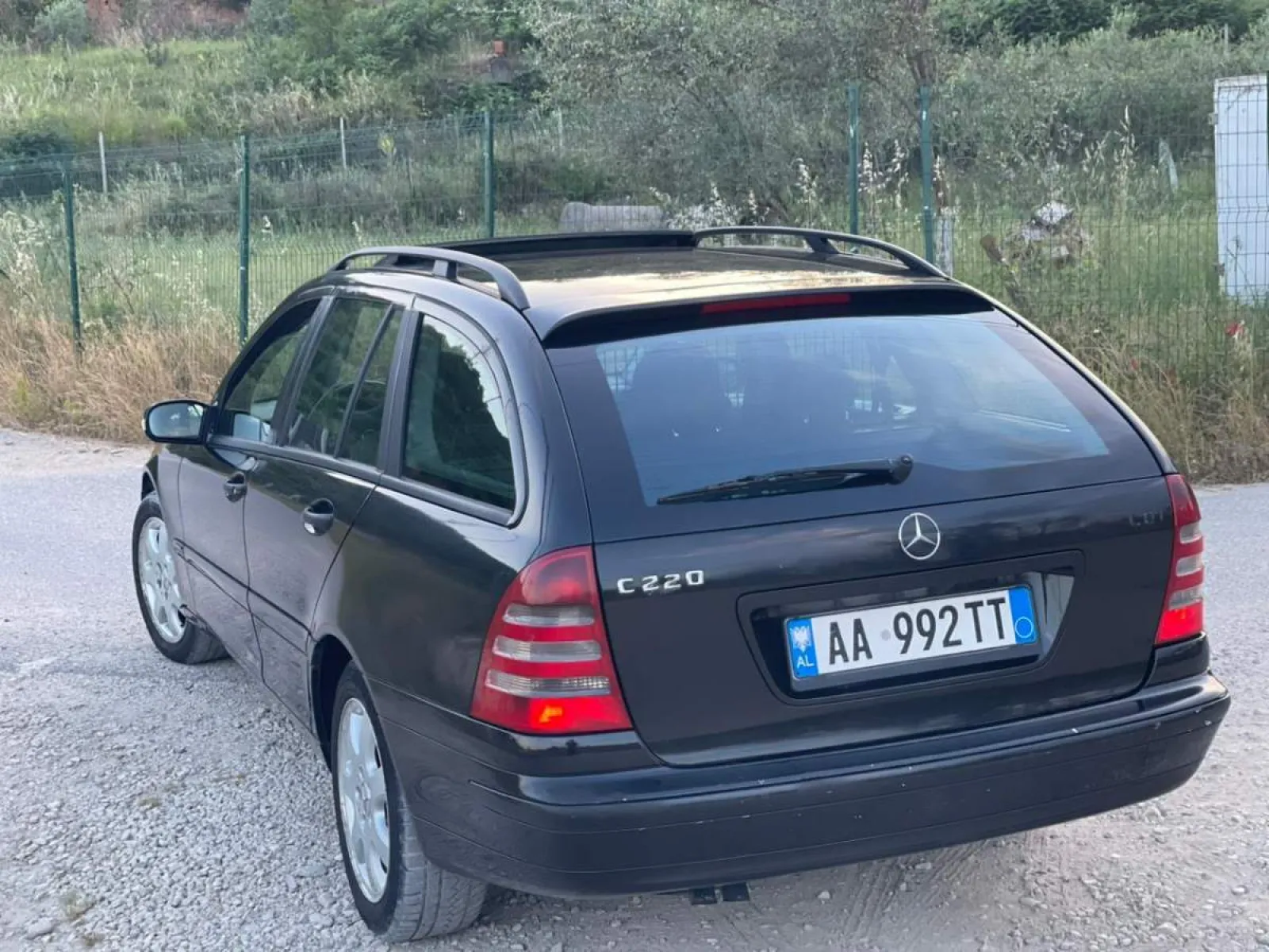 W203 Shitet ose Ndrim – 2,600 Lek – Tiranë – I shkëlqyer — Tiranë - Foto 2
