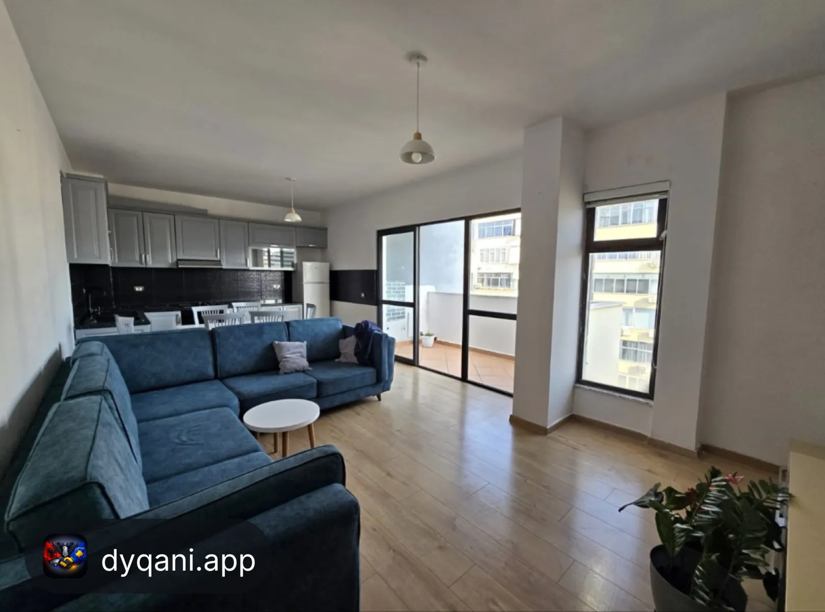 Shitet apartament 2+1 95.5 m² – 220,000€ – Tiranë — Tiranë - Foto 1