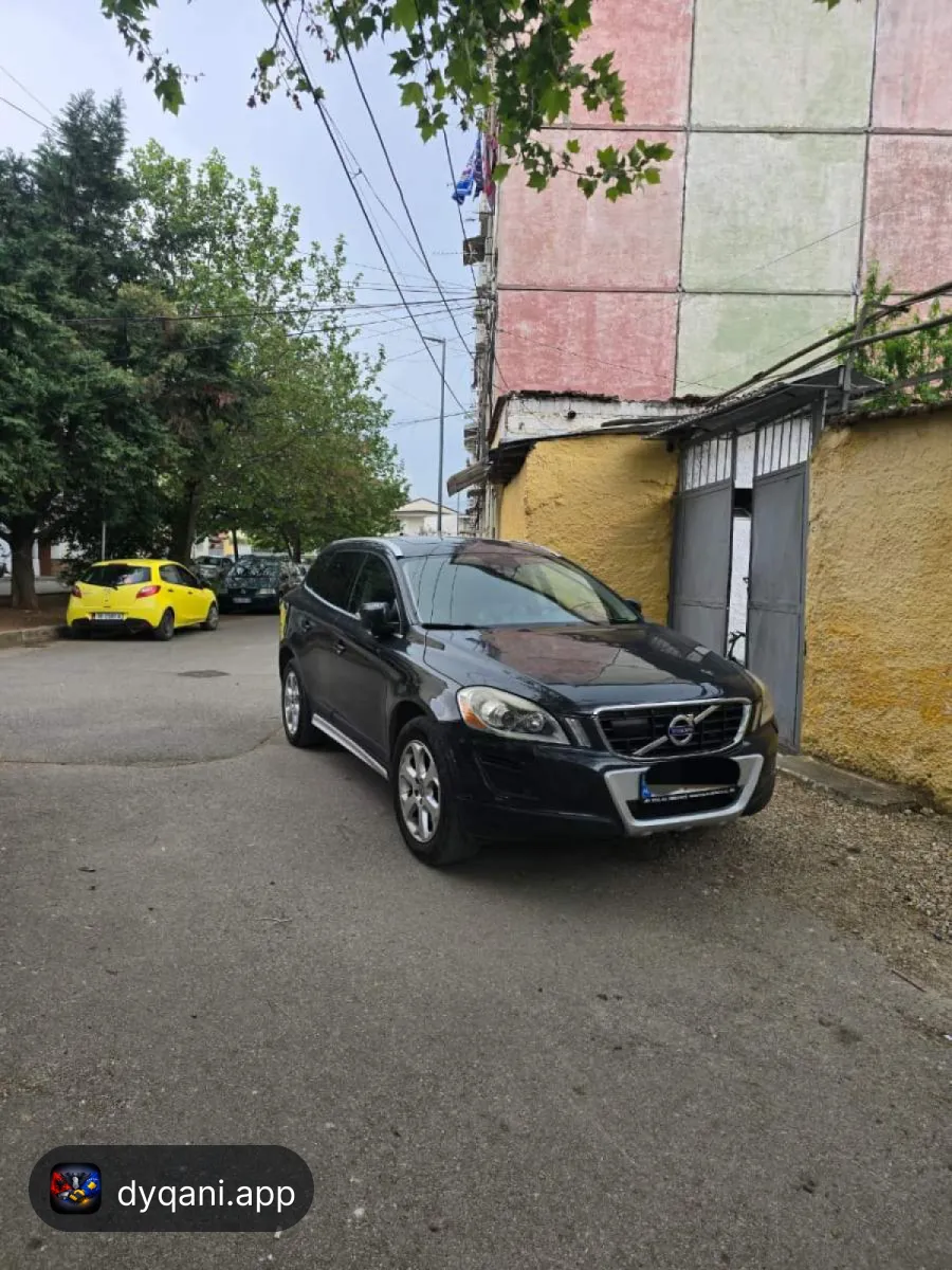 Volvo Xc60 D3 2.0 nafte 2010 – 8,000€ – Tiranë – I shkëlqyer — Tiranë - Foto 1