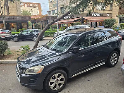 Volvo Xc60 D3 2.0 nafte 2010 – 8,000€ – Tiranë – I shkëlqyer — Tiranë - Foto 3