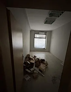 Jepet Me Qira Dyqan 100 M² – 1,500€ – Tiranë – Si i ri — Tiranë - Foto 2