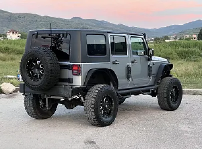 Shitet Jeep Wrangler 2015 3.6 benzine – Berat – I shkëlqyer — Berat - Foto 3
