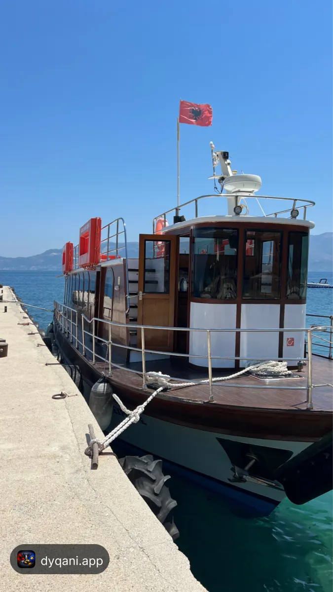 Anije turistike në shitje me dy – 190,000 Lek – Vlorë — Vlorë - Foto 2