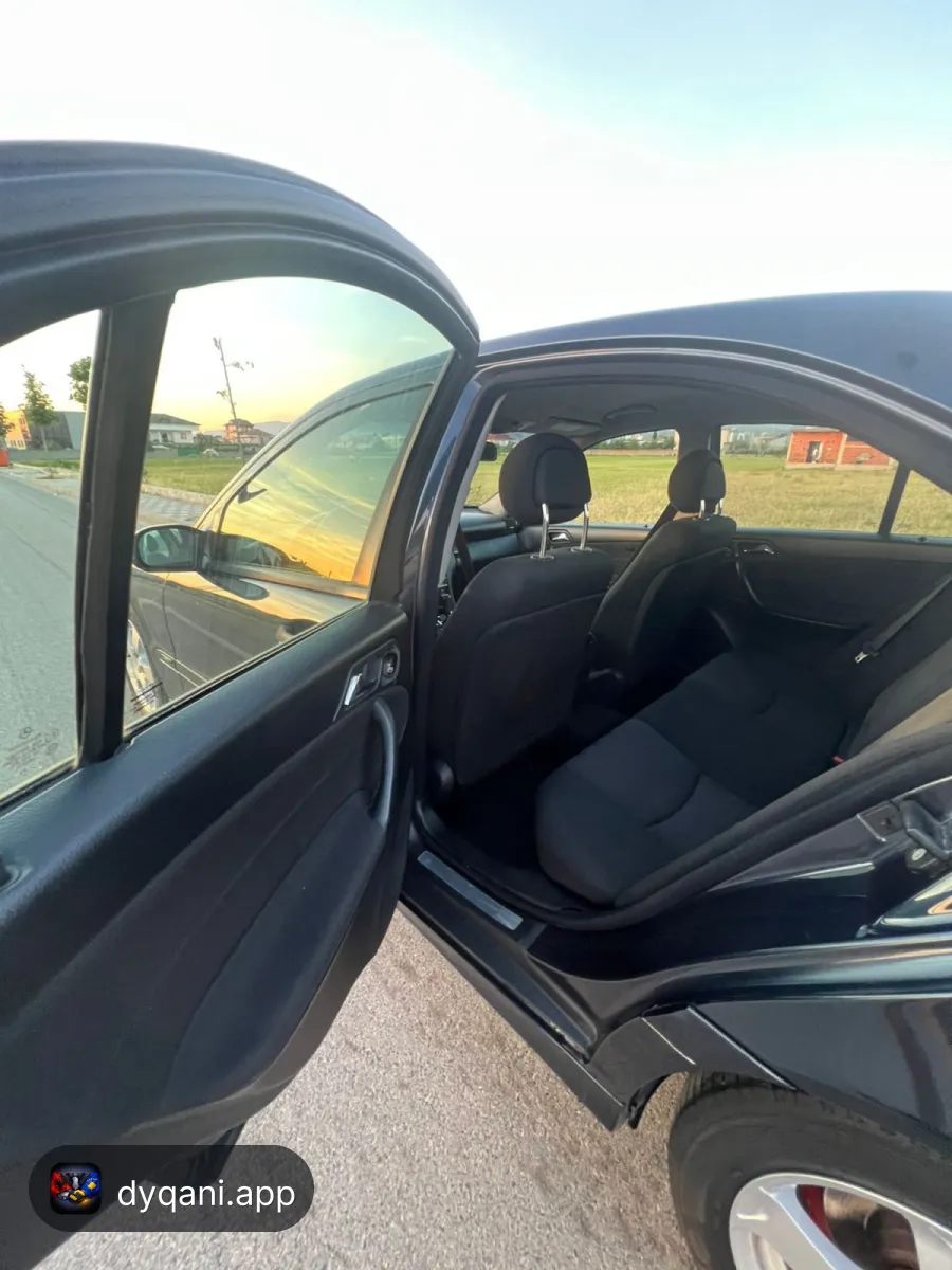 Mercedes Benz W203 C180 Kompresor – 3,500 Lek – Tiranë — Tiranë - Foto 2