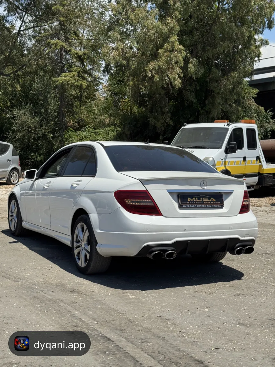 Makinë me qira c220 naftë automatike – Durrës – I shkëlqyer — Durrës - Foto 3
