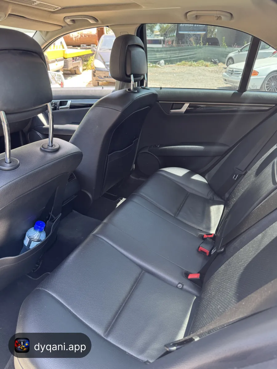 Makinë me qira c220 naftë automatike – Durrës – I shkëlqyer — Durrës - Foto 4