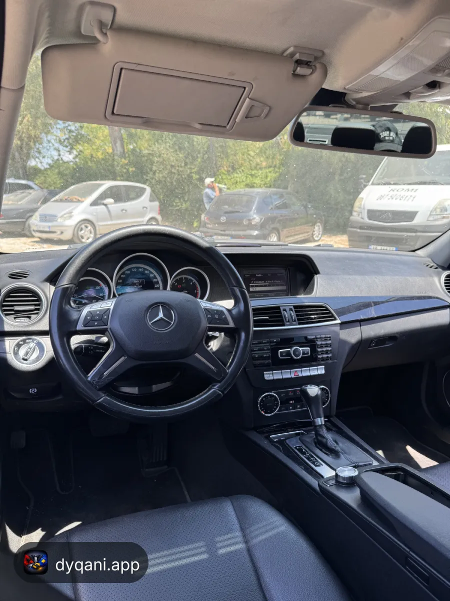 Makinë me qira c220 naftë automatike – Durrës – I shkëlqyer — Durrës - Foto 5