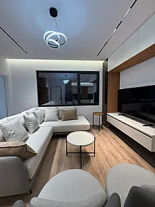 Apartament 2+1 me garazh ne rrugen – 250,000€ – Tiranë — Tiranë - Foto 1