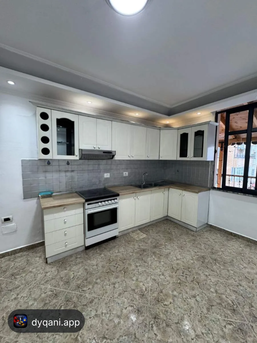 Jepet me qira apartament 3+1+2 – 50,000 Lek – Tiranë — Tiranë - Foto 1