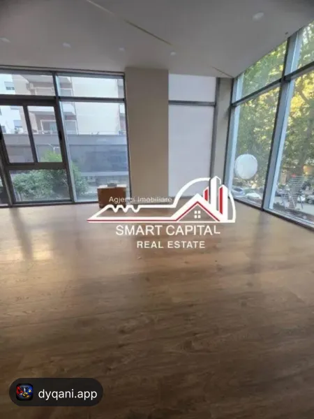Njësi biznesi me qira 52 m² në rrugën – 400€ – Vlorë — Vlorë