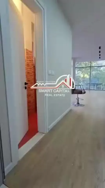 Njësi biznesi me qira 52 m² në rrugën e cipajve — video