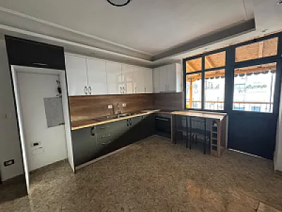 Apartament 3+1+2 me qira, pallat – 55,000€ – Tirane – I mirë — Tirane - Foto 3
