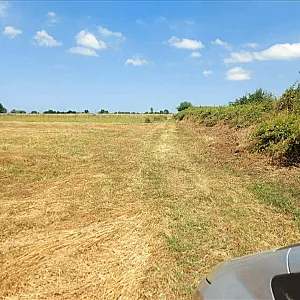 Shitet 5 dylym tokë 5000 m² 50 metra – 75€ – Durrës — Durrës - Foto 1