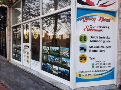 Turist Into Albania