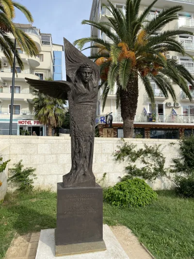Hoxha Tahsin Sculpture & Bilal Xhaferi