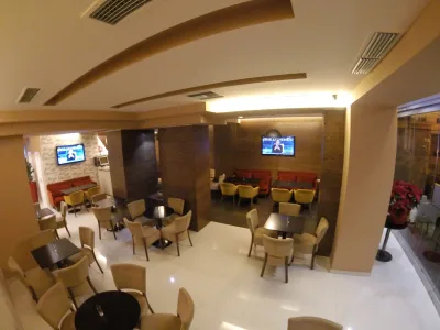MAD Lounge