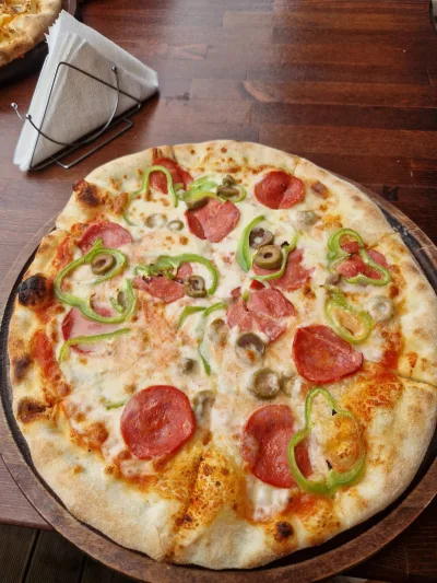 Pizza & Friends