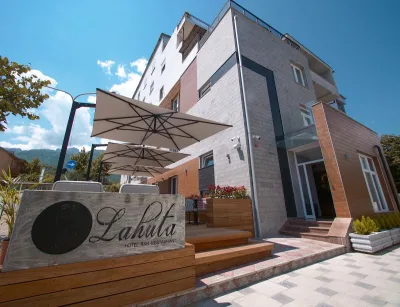 Lahuta Hotel