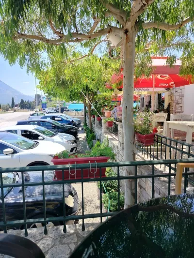 Breezy Grill & Bar