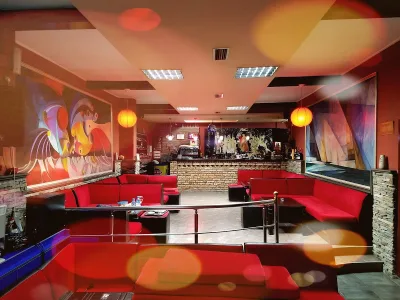 Bar Abstrakt