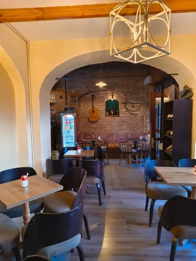 Taverna *Pazari i Vjeter*