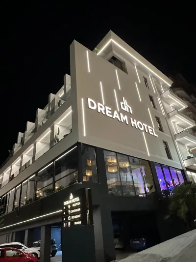 COCKTAIL DREAMS