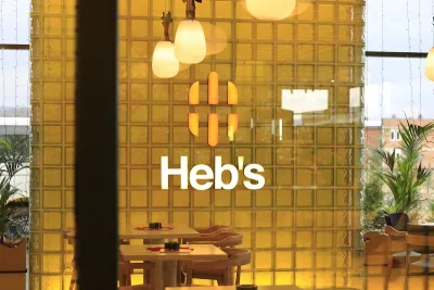 Heb's, Komoran