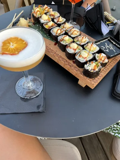 Dips Lounge - Cocktails, Sushi & more